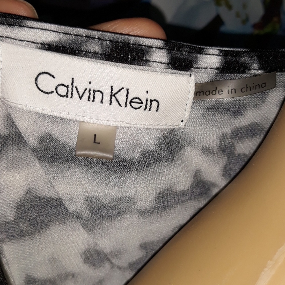 Calvin Klein Sleeveless Blouse  |  Size L. - Picture 6 of 7